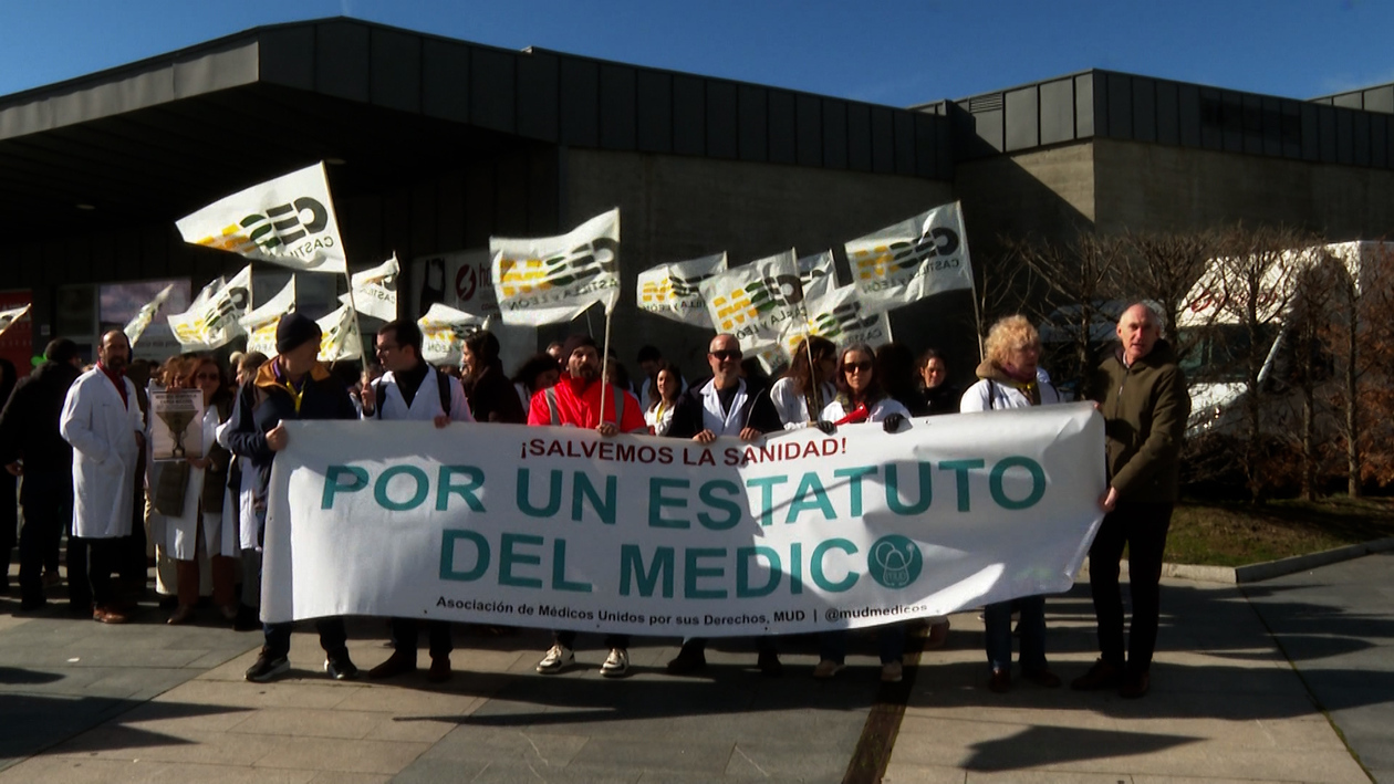 Los médicos de Castilla y León exigen un estatuto propio en su cuarta jornada de huelga