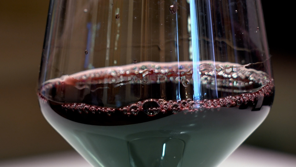 El consumo de vino en España cae un 7% pese a la fortaleza de la producción vitivinícola